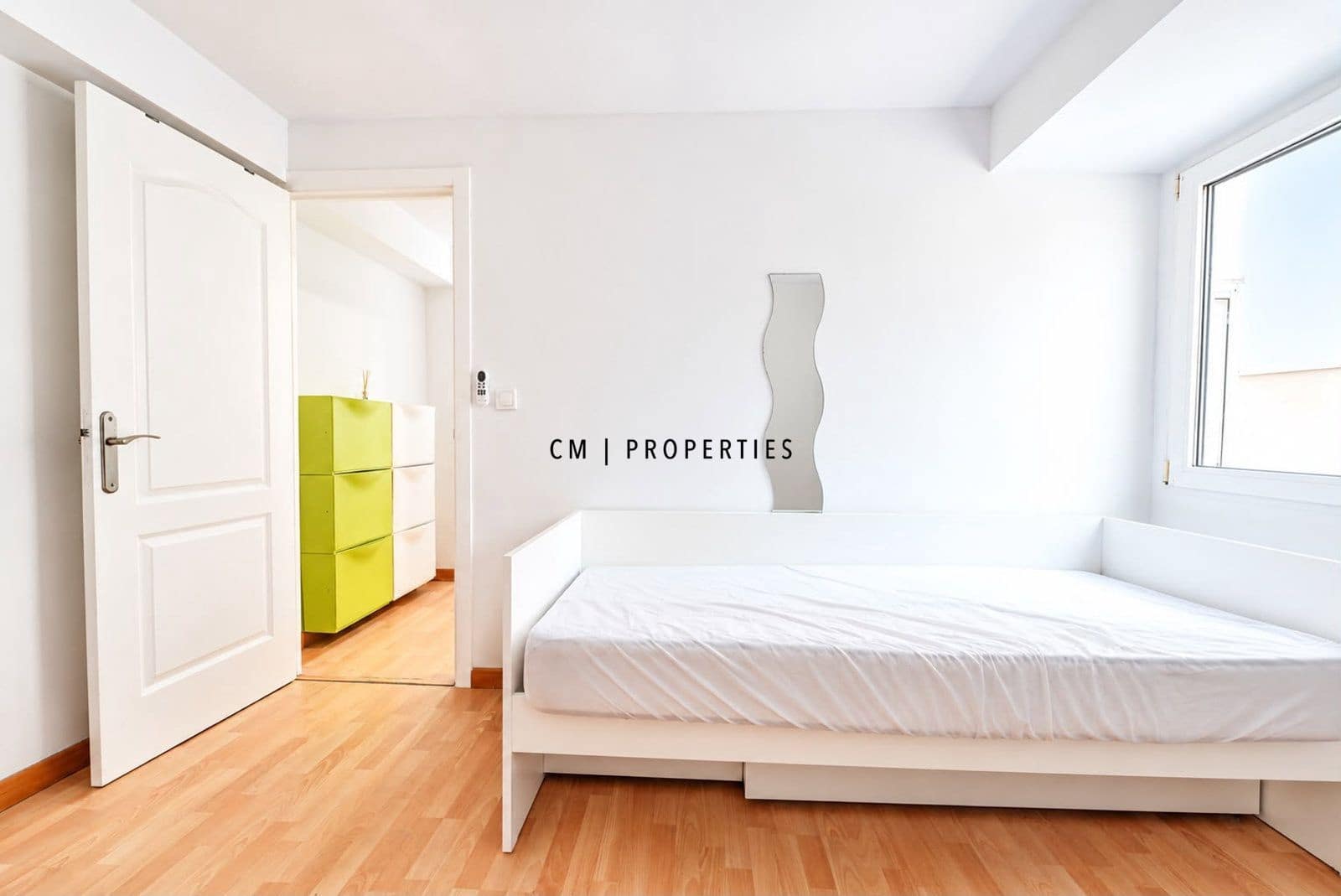 3 bedroom Flat for rent in Valencia city - € 1,200 (Ref: 10113547)