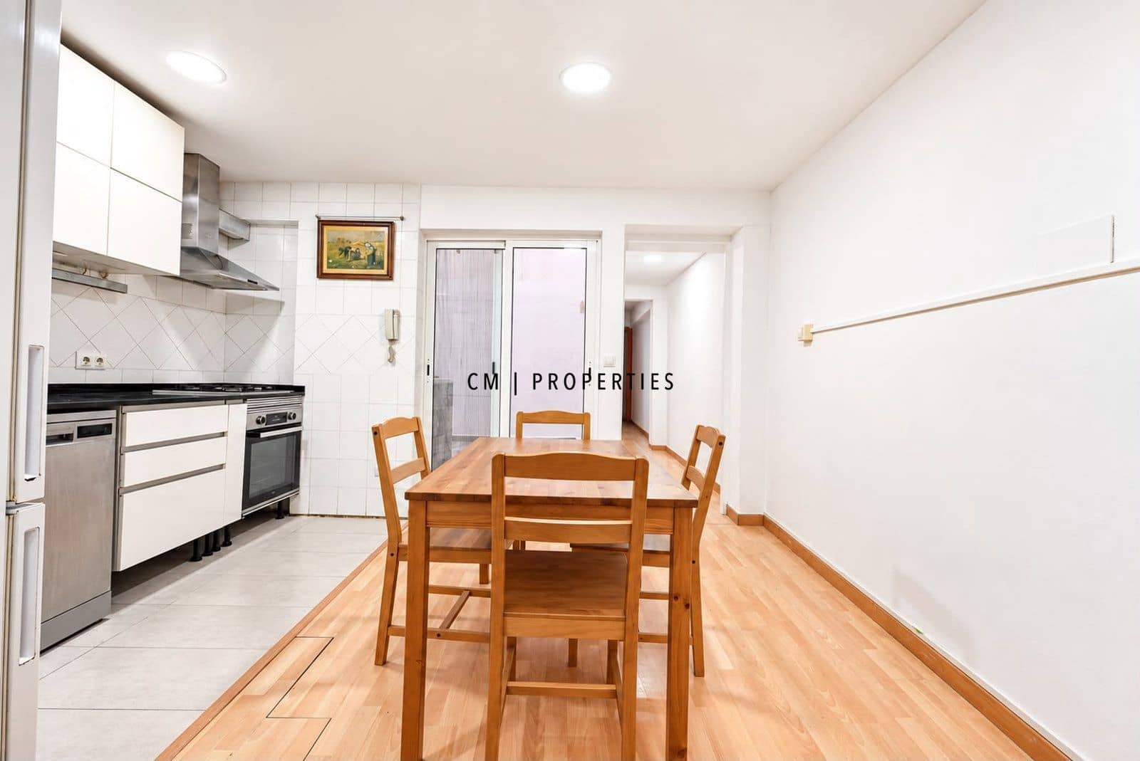 3 bedroom Flat for rent in Valencia city - € 1,200 (Ref: 10113547)