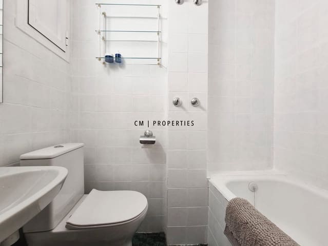 2 quarto Apartamento para arrendar em Valência cidade - 1 250 € (Ref: 10120888)