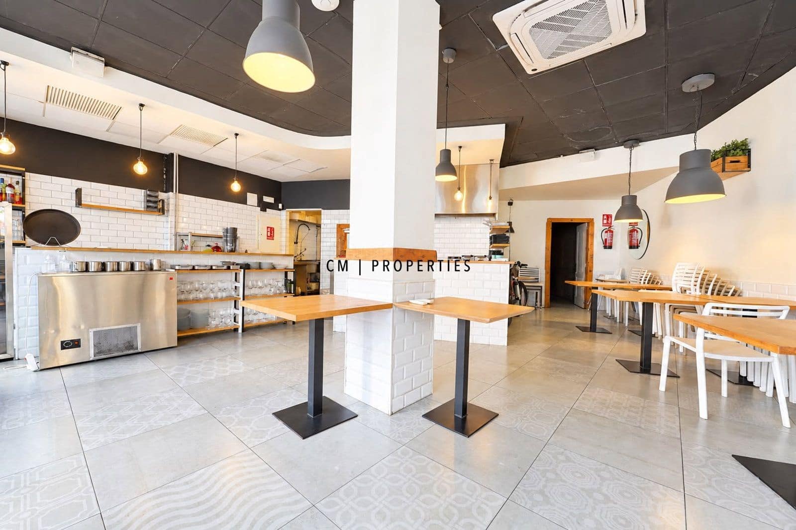 Kommersiell att hyra i Valencia stad - 4 000 € (Ref: 10125008)