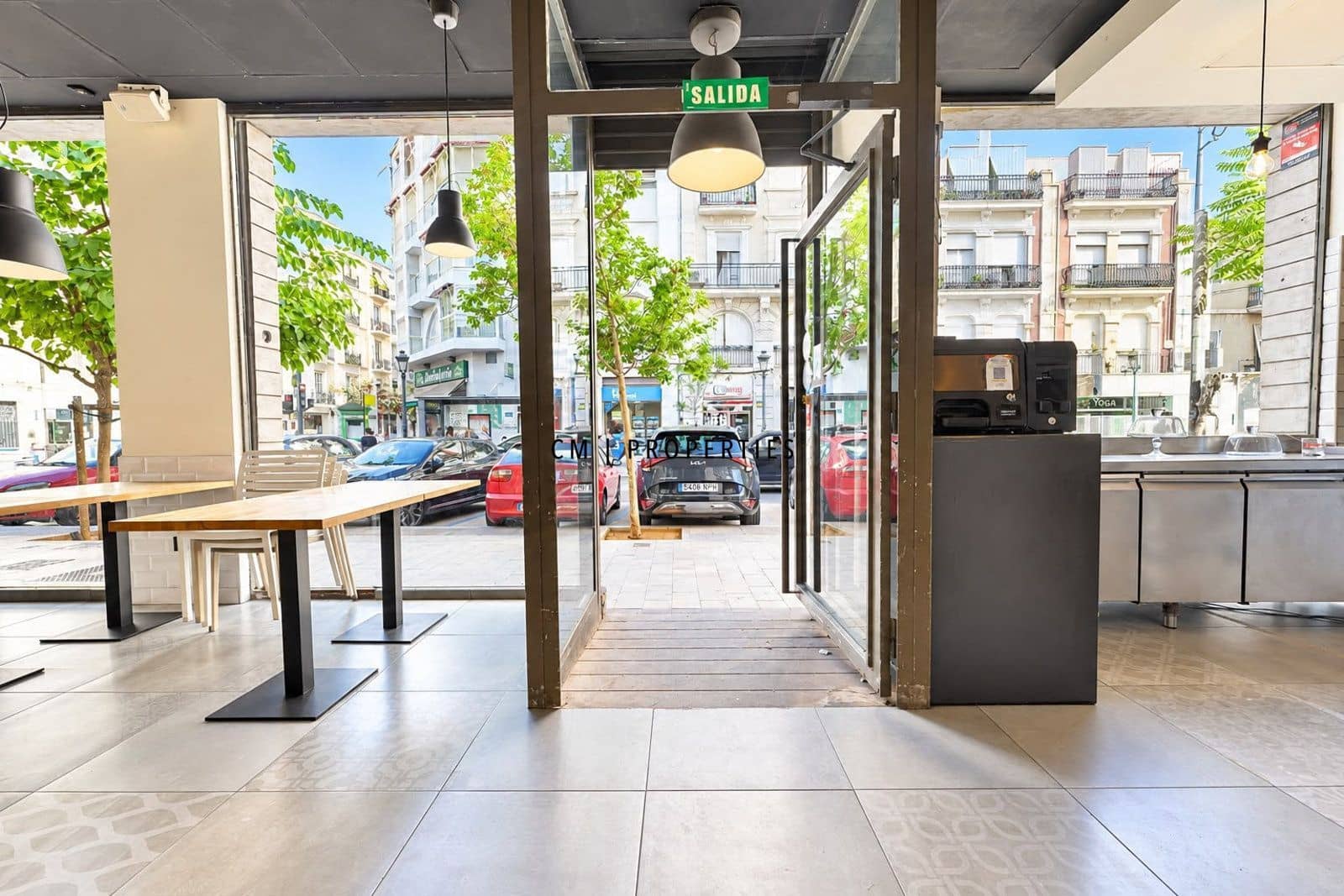 Kommersiell att hyra i Valencia stad - 4 000 € (Ref: 10125008)