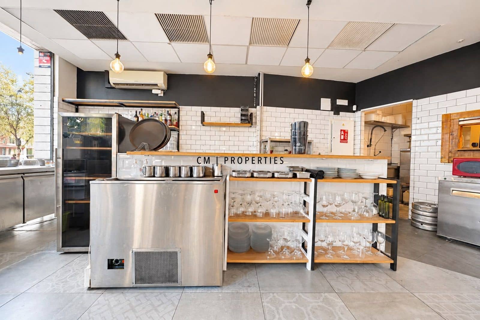 Kommersiell att hyra i Valencia stad - 4 000 € (Ref: 10125008)