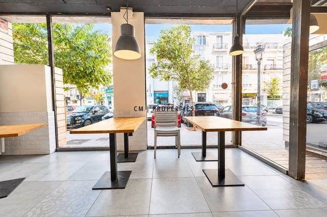 Kommersiell att hyra i L'Eixample, Valencia stad - 4 000 € (Ref: 10125008)