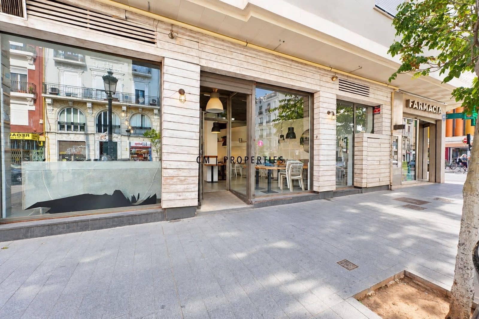 Kommersiell att hyra i Valencia stad - 4 000 € (Ref: 10125008)