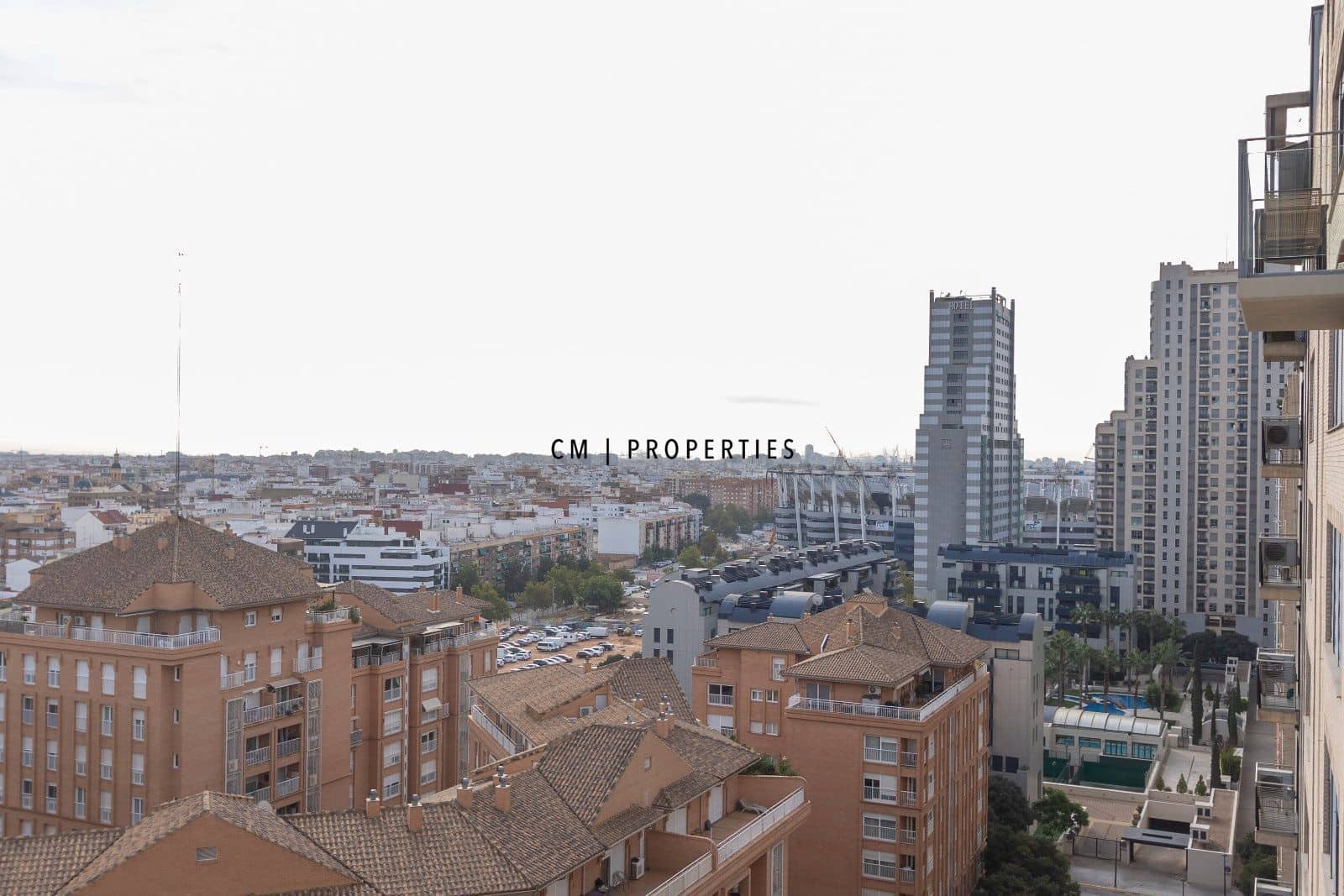 2 quarto Apartamento para arrendar em Valencia cidade com garagem - 1 600 € (Ref: 10125132)