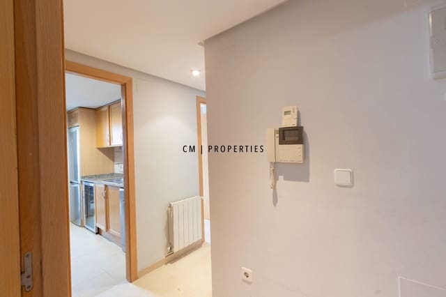 2 quarto Apartamento para arrendar em Benicalap, Valência cidade com garagem - 1 600 € (Ref: 10125132)