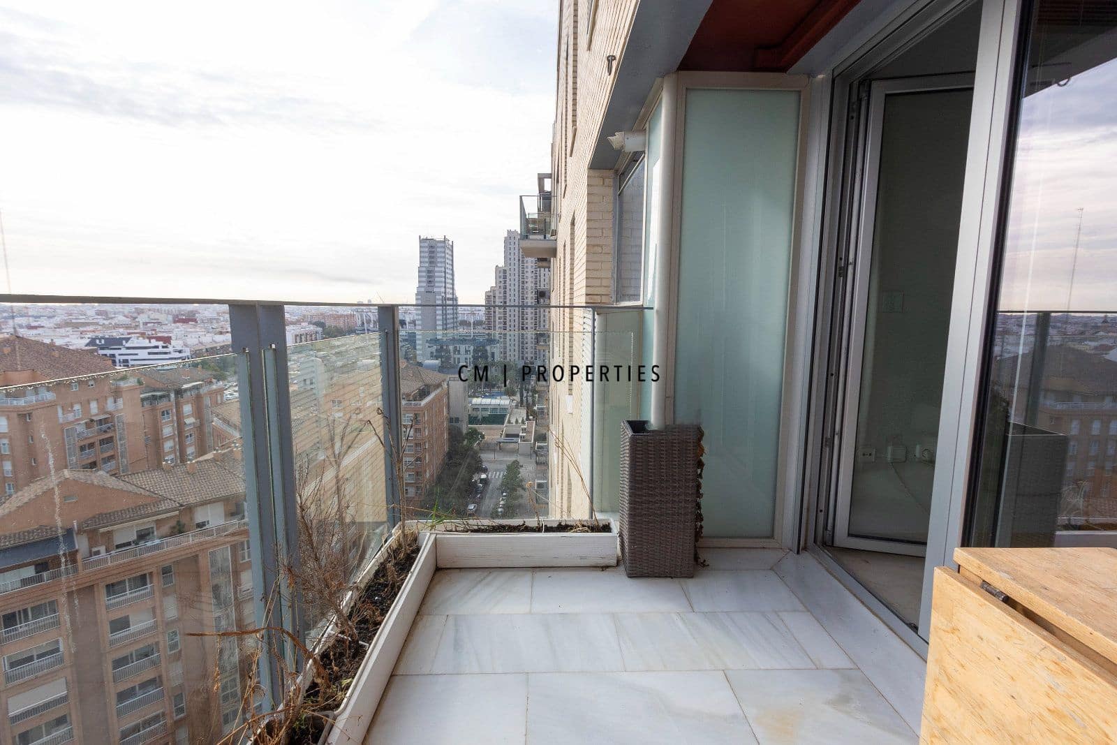 2 quarto Apartamento para arrendar em Valencia cidade com garagem - 1 600 € (Ref: 10125132)