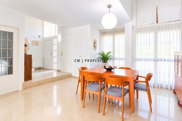 5 bedroom Townhouse for rent in Picanya with pool garage - € 3,000 (Ref: 10127546)