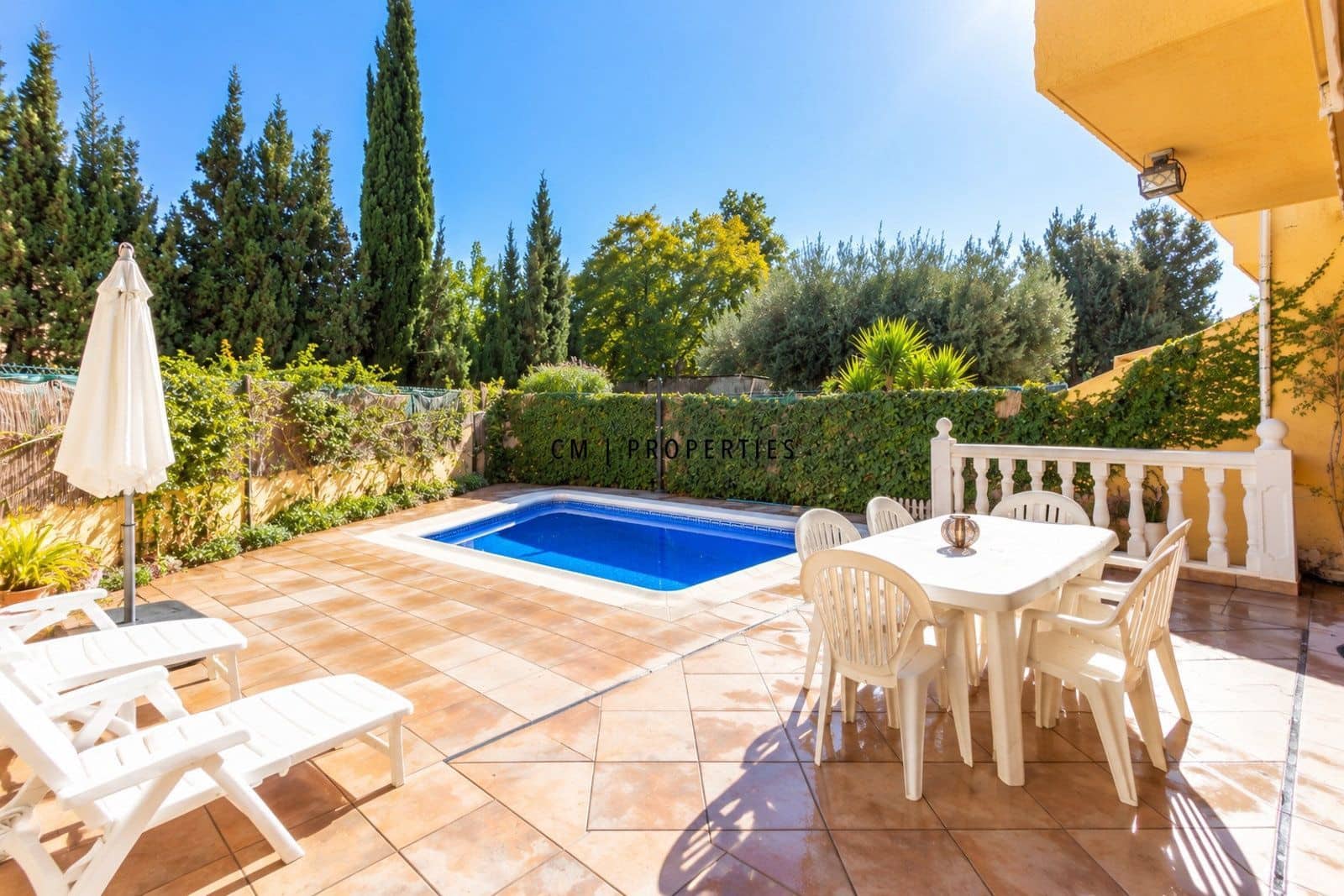 5 bedroom Townhouse for rent in Picanya with pool garage - € 3,000 (Ref: 10127546)