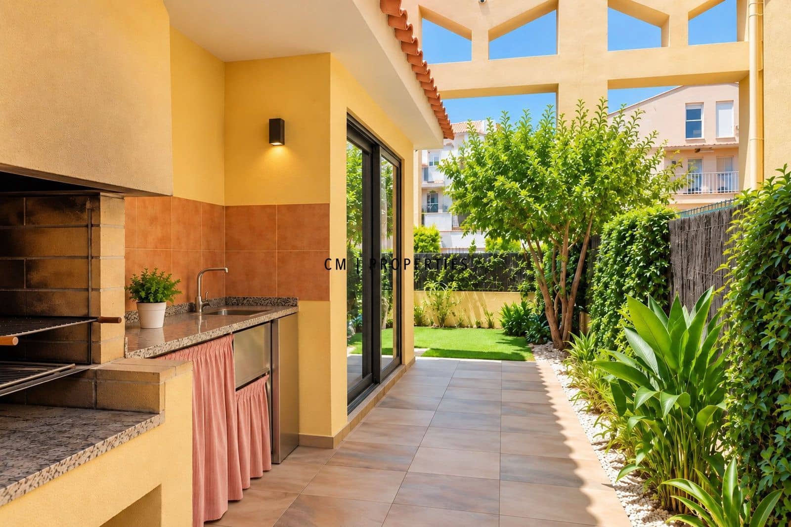 5 bedroom Townhouse for rent in Picanya with pool garage - € 3,000 (Ref: 10127546)
