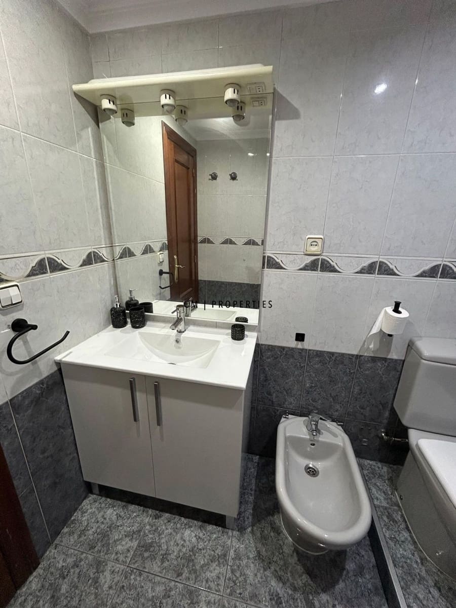 3 quarto Apartamento para arrendar em Valencia cidade - 1 300 € (Ref: 10130749)