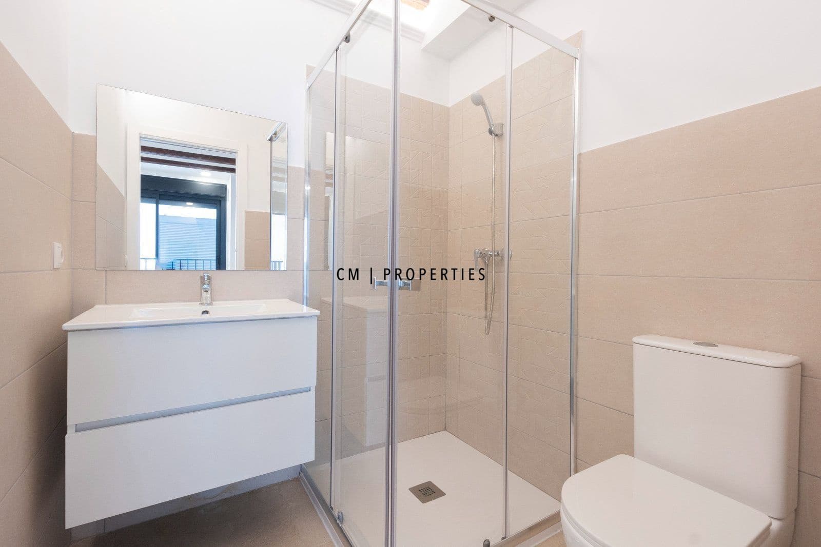 3 sovrum Lägenhet att hyra i Valencia stad med pool - 2 500 € (Ref: 10136533)