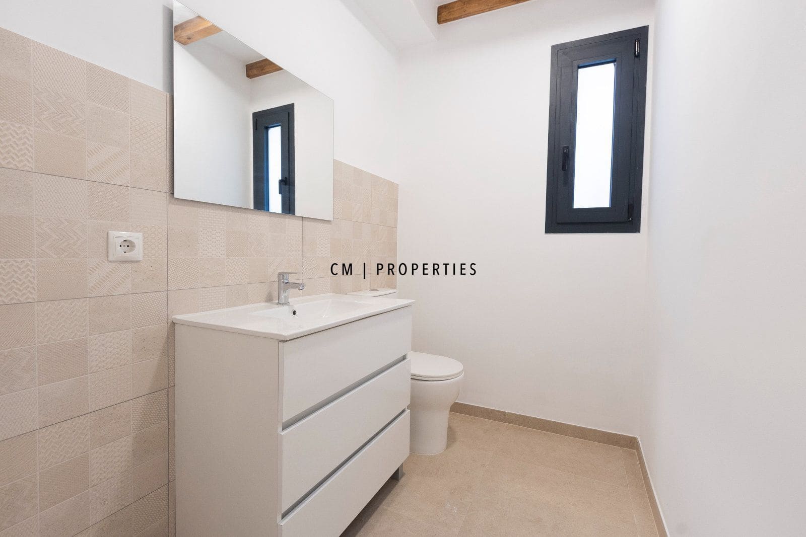 3 sovrum Lägenhet att hyra i Valencia stad med pool - 2 500 € (Ref: 10136533)