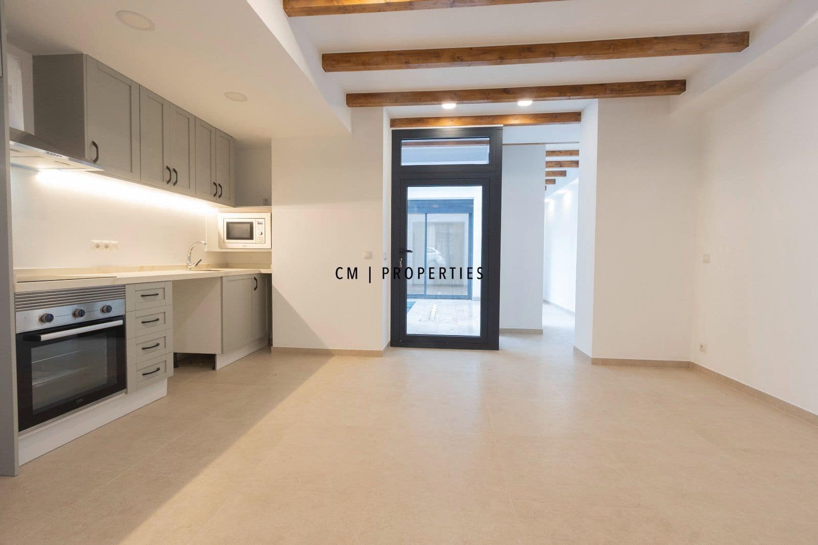 3 sovrum Lägenhet att hyra i Valencia stad med pool - 2 500 € (Ref: 10136533)