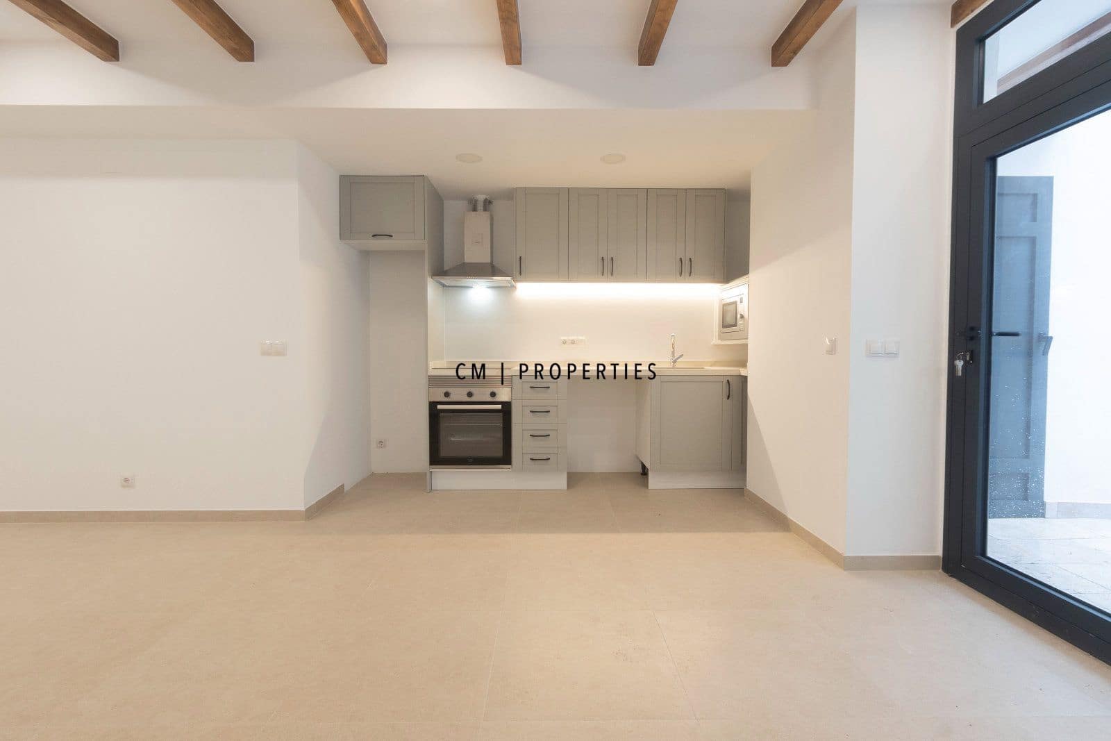 3 sovrum Lägenhet att hyra i Valencia stad med pool - 2 500 € (Ref: 10136533)