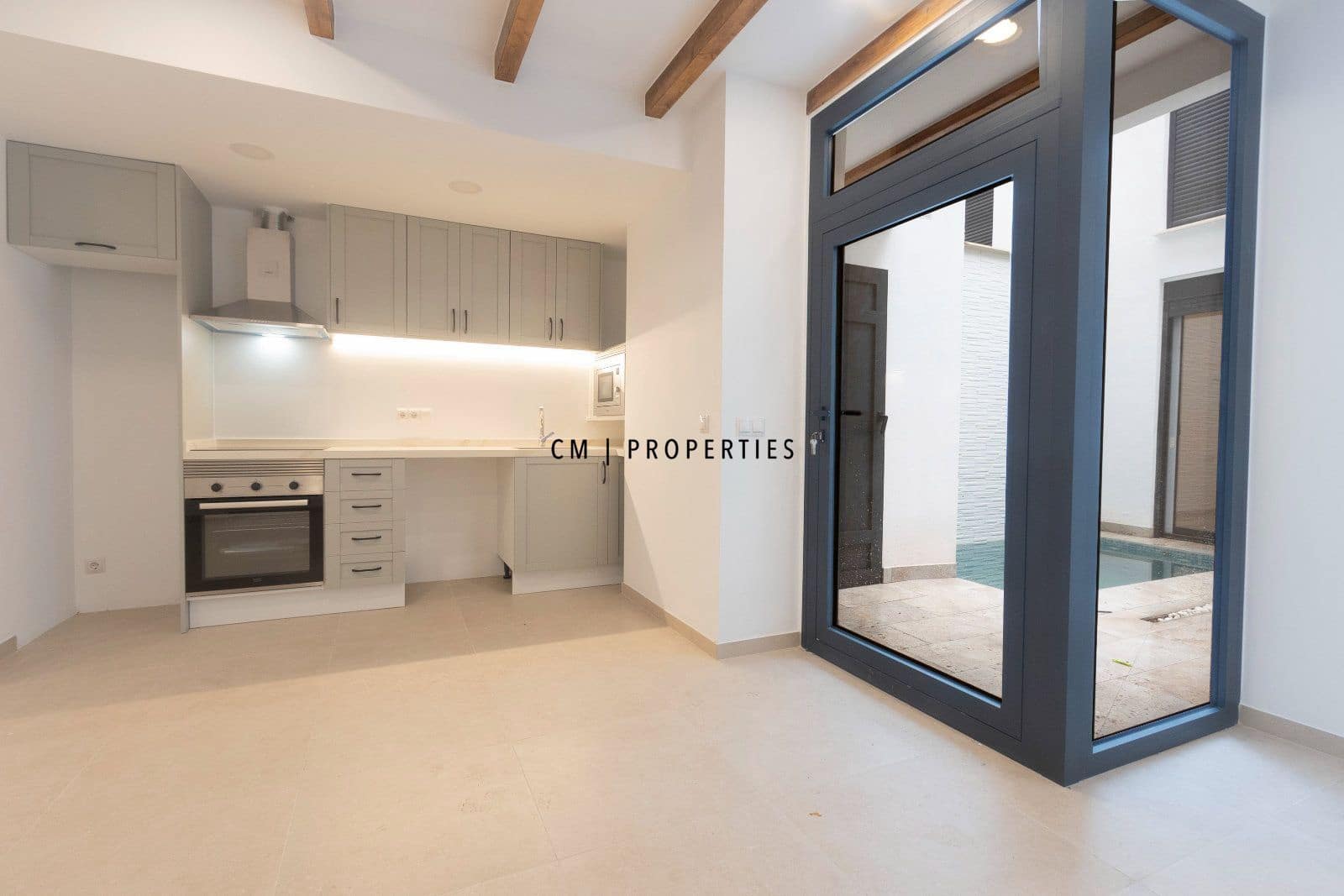3 sovrum Lägenhet att hyra i Valencia stad med pool - 2 500 € (Ref: 10136533)