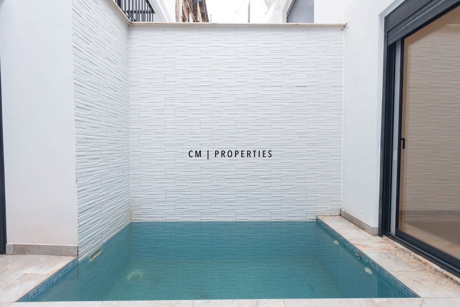 3 sovrum Lägenhet att hyra i Valencia stad med pool - 2 500 € (Ref: 10136533)