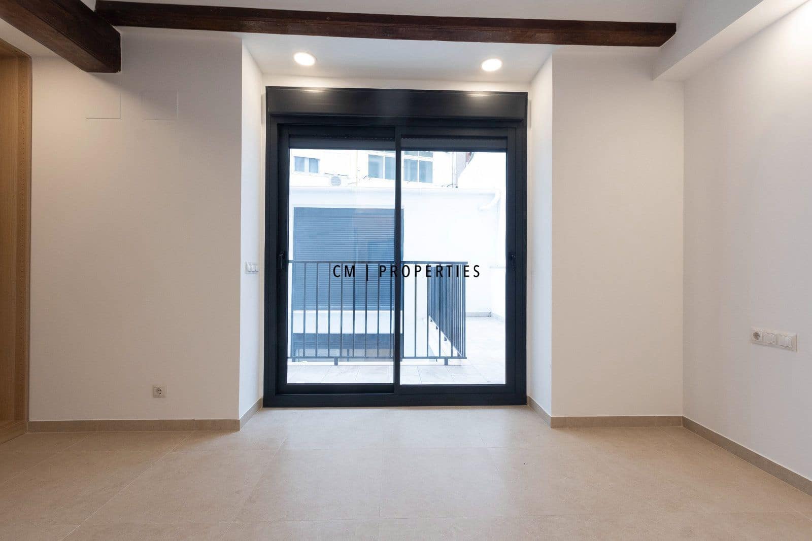 3 sovrum Lägenhet att hyra i Valencia stad med pool - 2 500 € (Ref: 10136533)