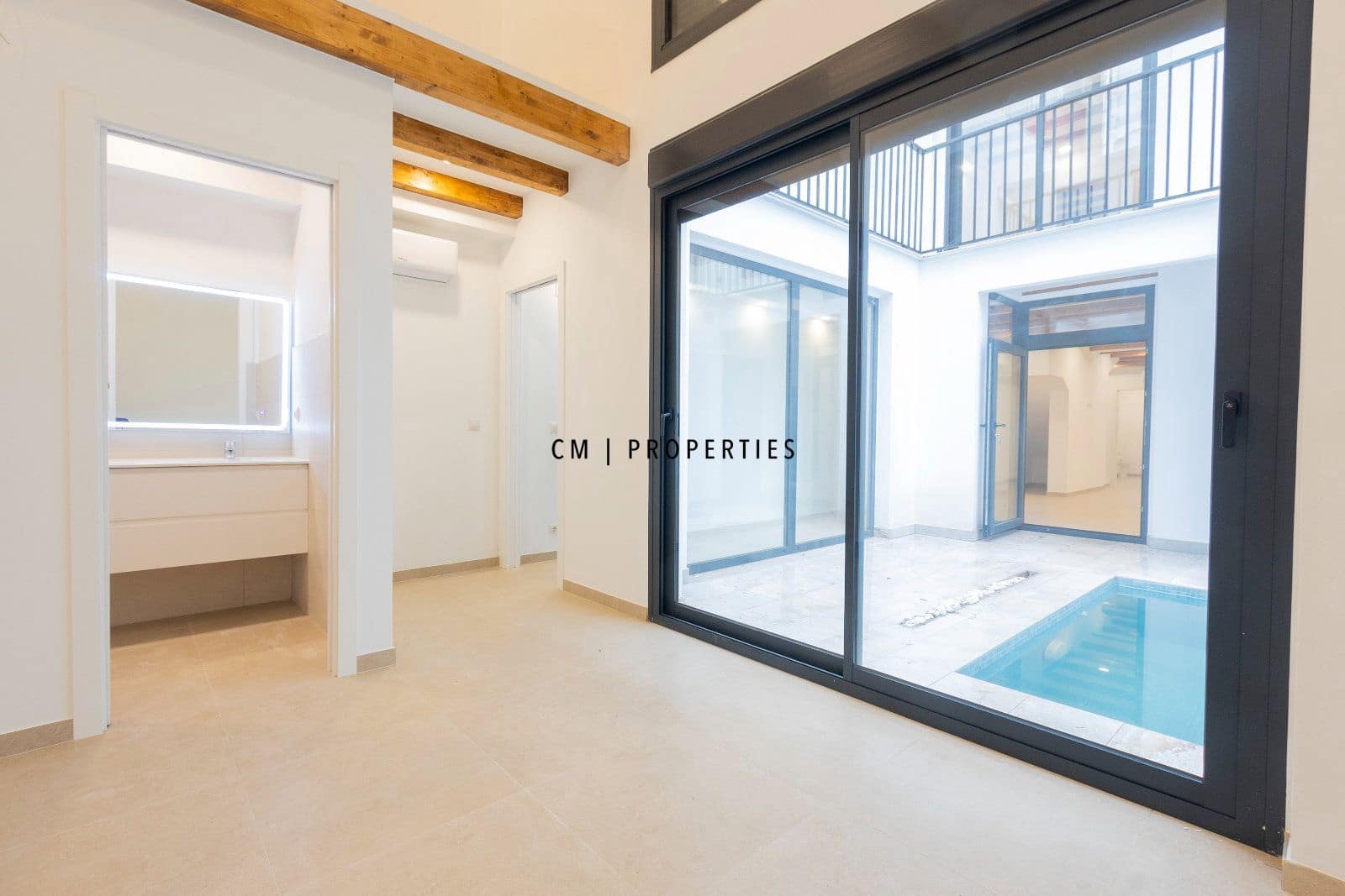 3 sovrum Lägenhet att hyra i Valencia stad med pool - 2 500 € (Ref: 10136533)