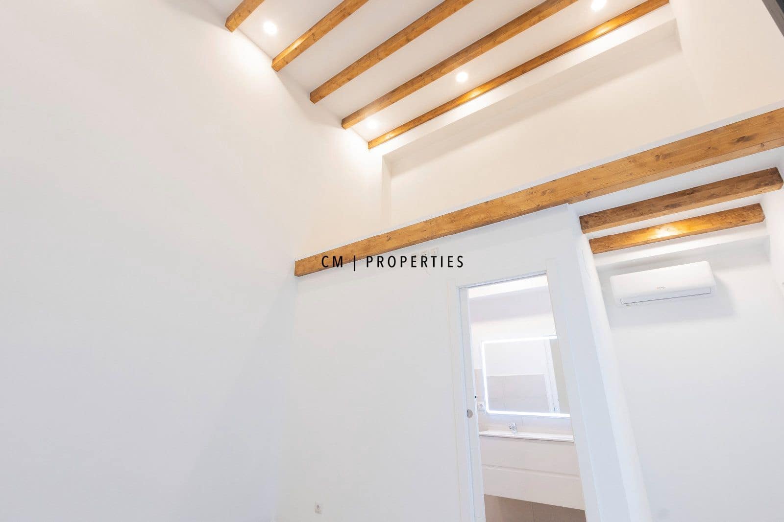 3 sovrum Lägenhet att hyra i Valencia stad med pool - 2 500 € (Ref: 10136533)