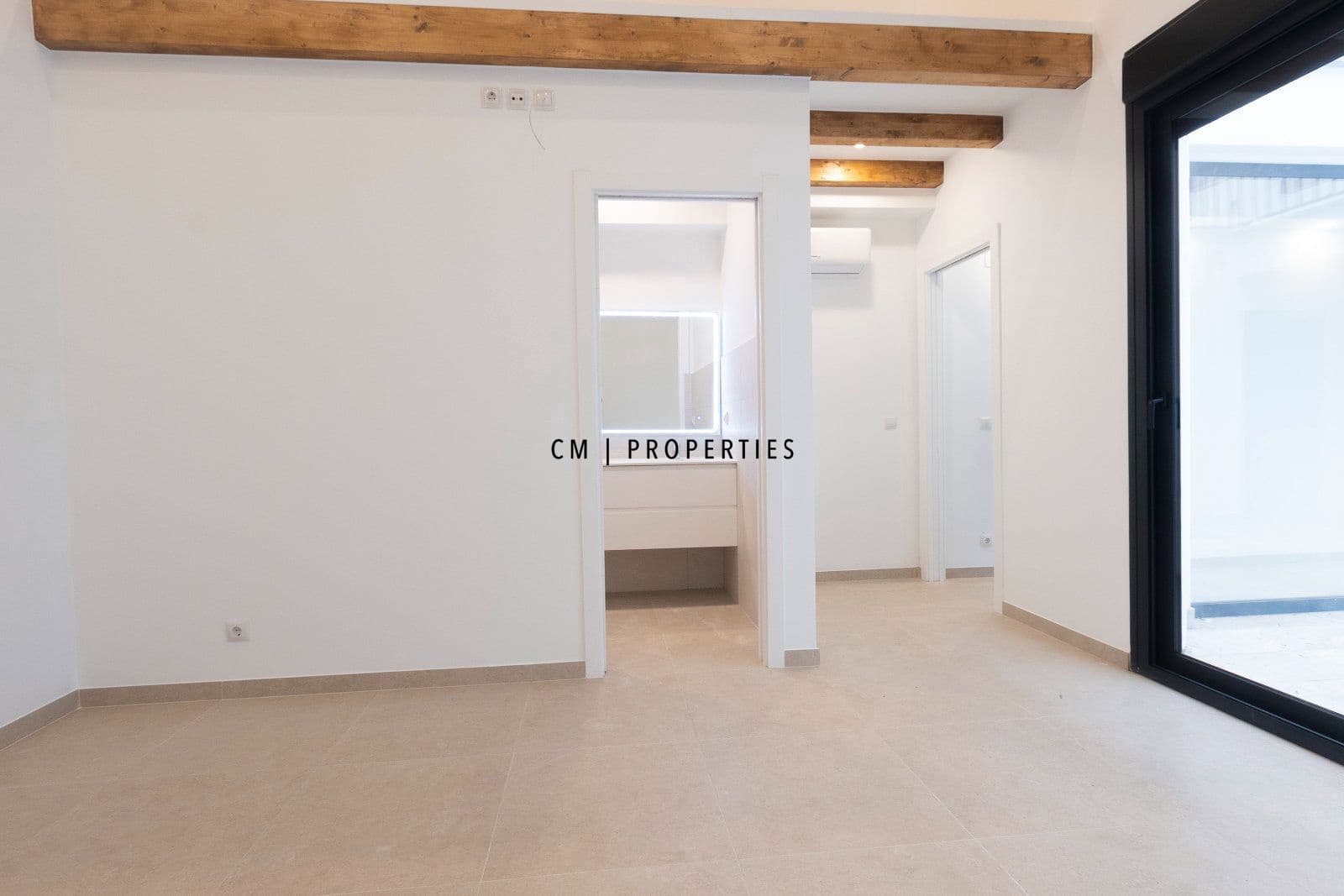 3 sovrum Lägenhet att hyra i Valencia stad med pool - 2 500 € (Ref: 10136533)