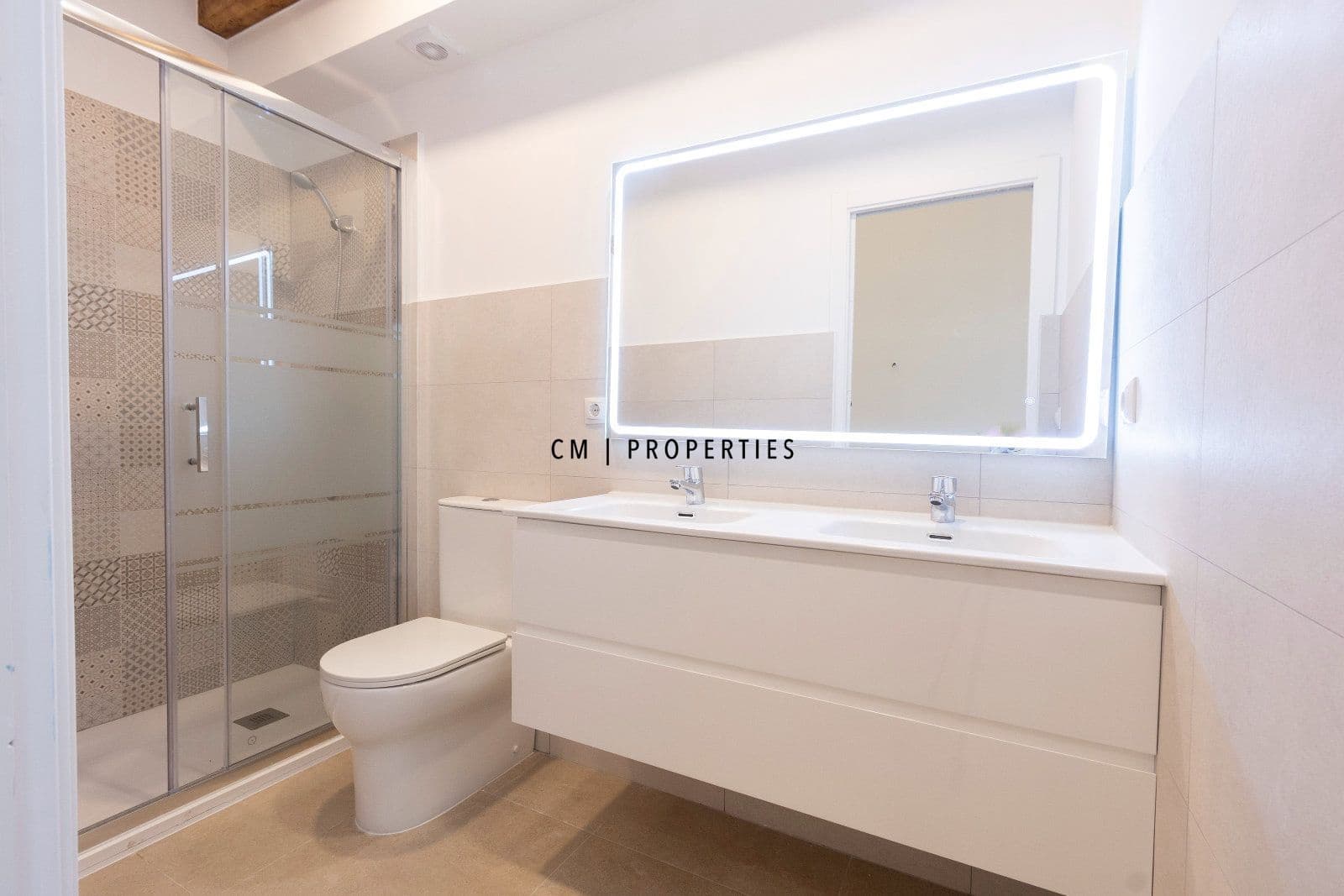 3 sovrum Lägenhet att hyra i Valencia stad med pool - 2 500 € (Ref: 10136533)