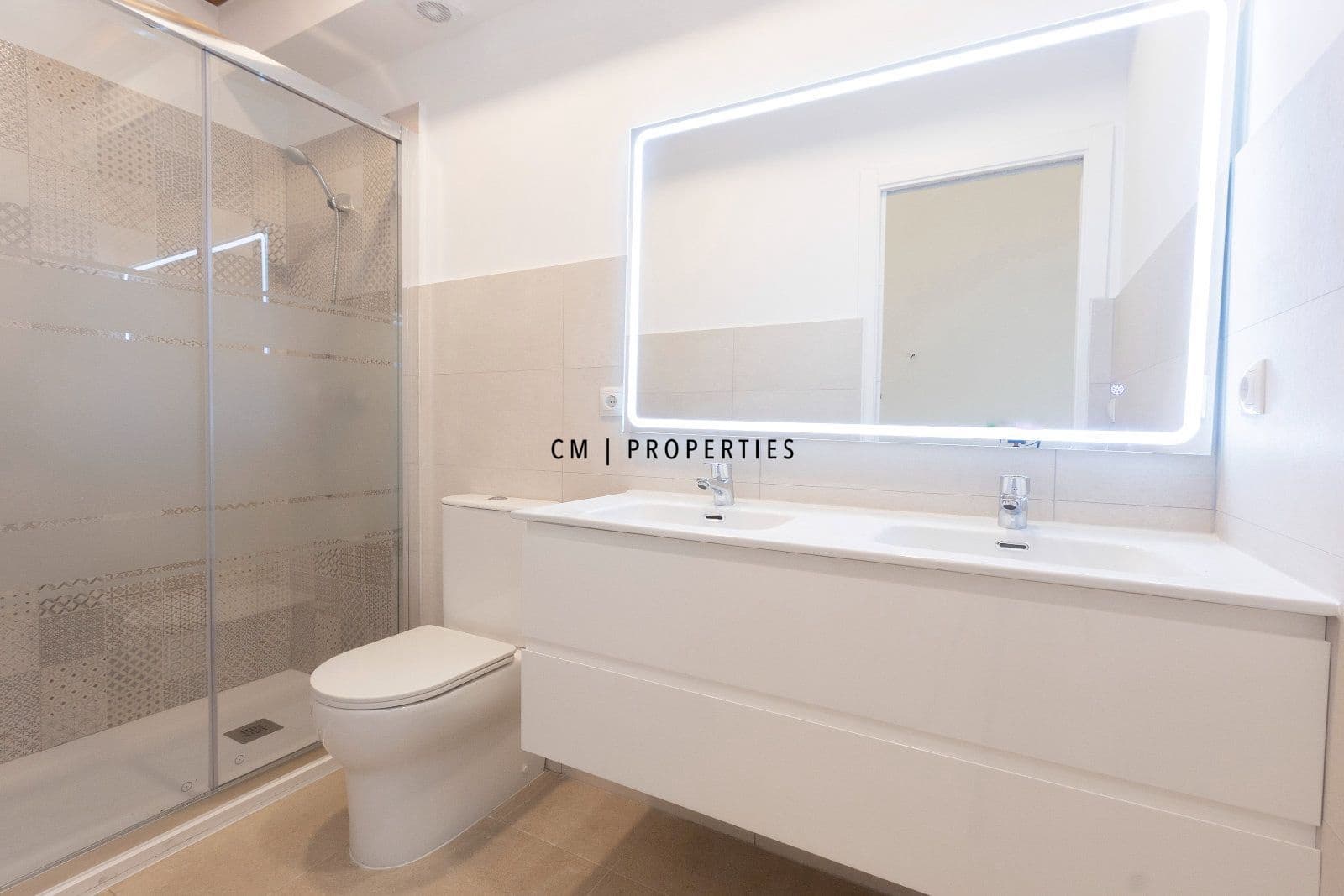 3 sovrum Lägenhet att hyra i Valencia stad med pool - 2 500 € (Ref: 10136533)