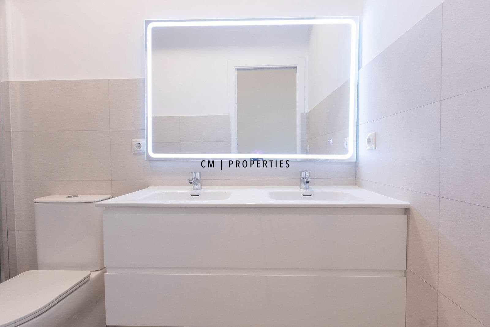 3 sovrum Lägenhet att hyra i Valencia stad med pool - 2 500 € (Ref: 10136533)