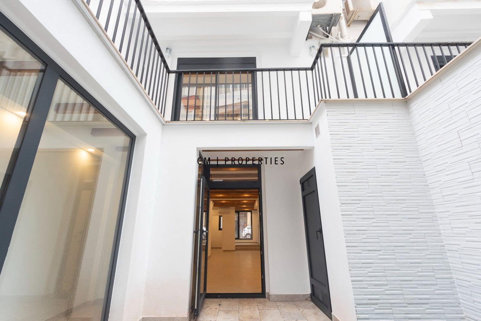 3 sovrum Lägenhet att hyra i Valencia stad med pool - 2 500 € (Ref: 10136533)