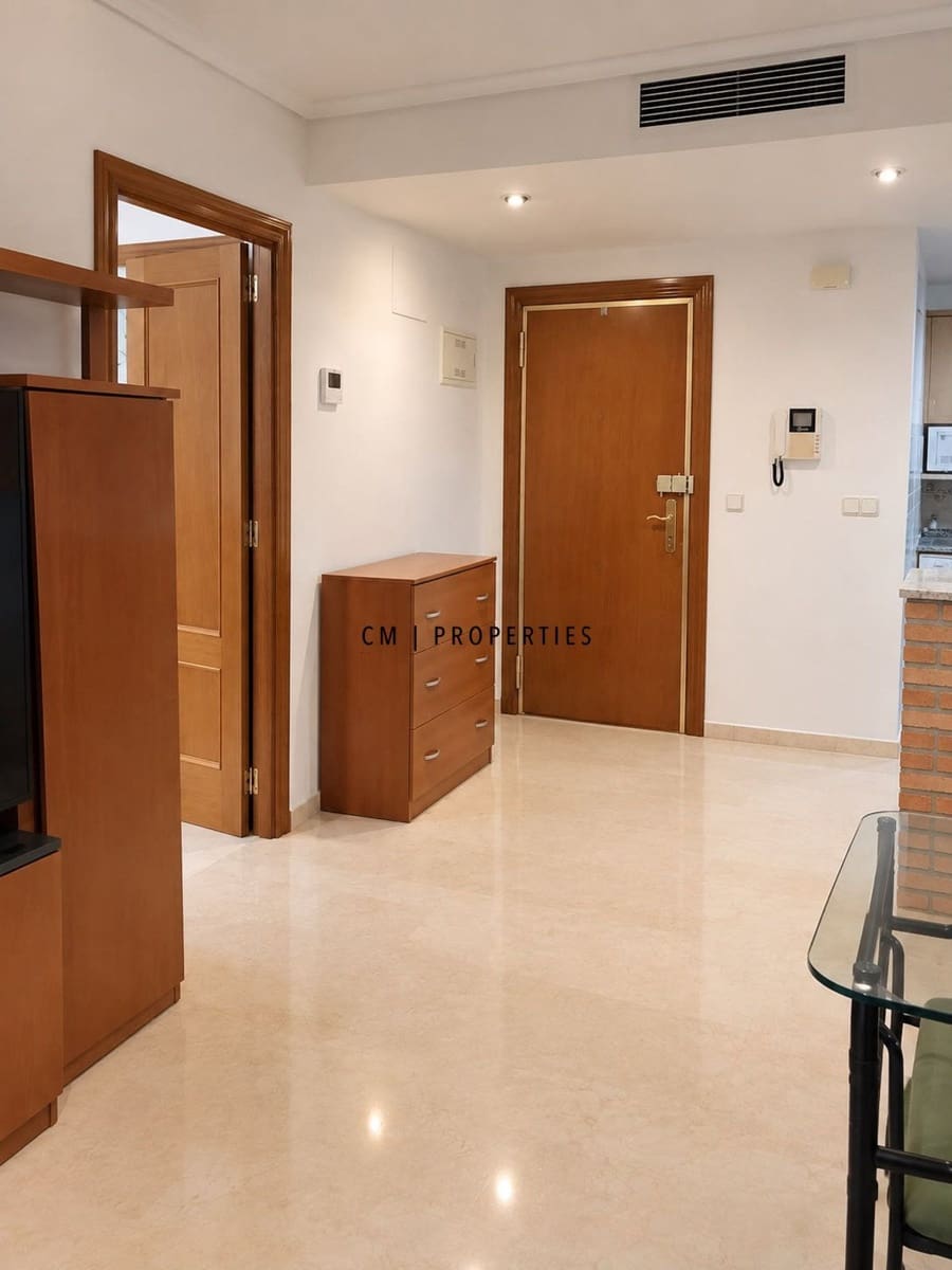 1 makuuhuone Asunto vuokrattavana paikassa Valencia kaupunki mukana uima-altaan - 1 200 € (Ref: 10136720)