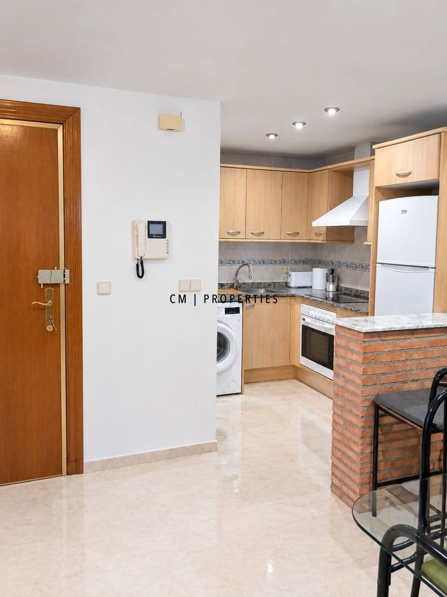 1 makuuhuone Asunto vuokrattavana paikassa Valencia kaupunki mukana uima-altaan - 1 200 € (Ref: 10136720)