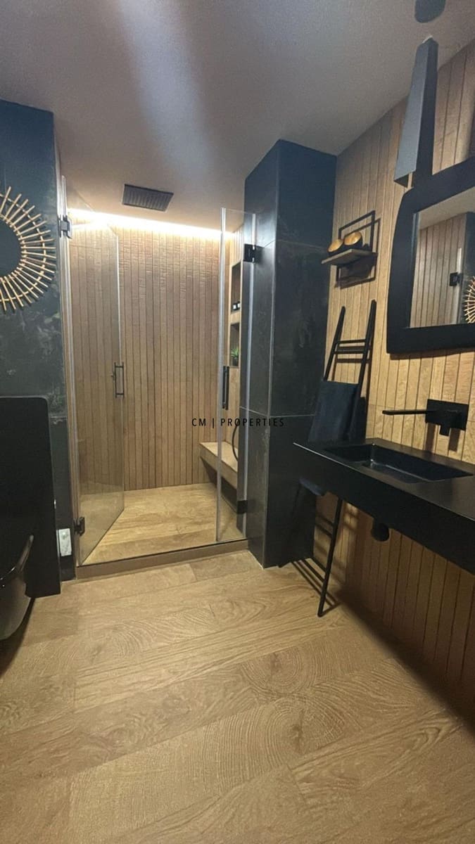 3 bedroom Flat for rent in Valencia city with pool garage - € 2,000 (Ref: 10141457)
