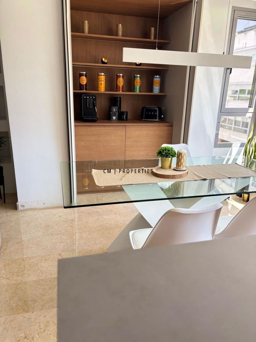 3 bedroom Flat for rent in Valencia city with pool garage - € 2,000 (Ref: 10141457)