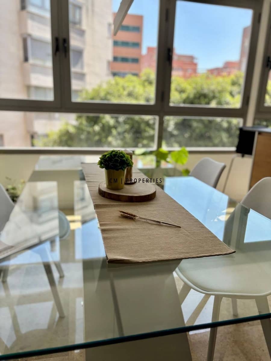 3 bedroom Flat for rent in Valencia city with pool garage - € 2,000 (Ref: 10141457)