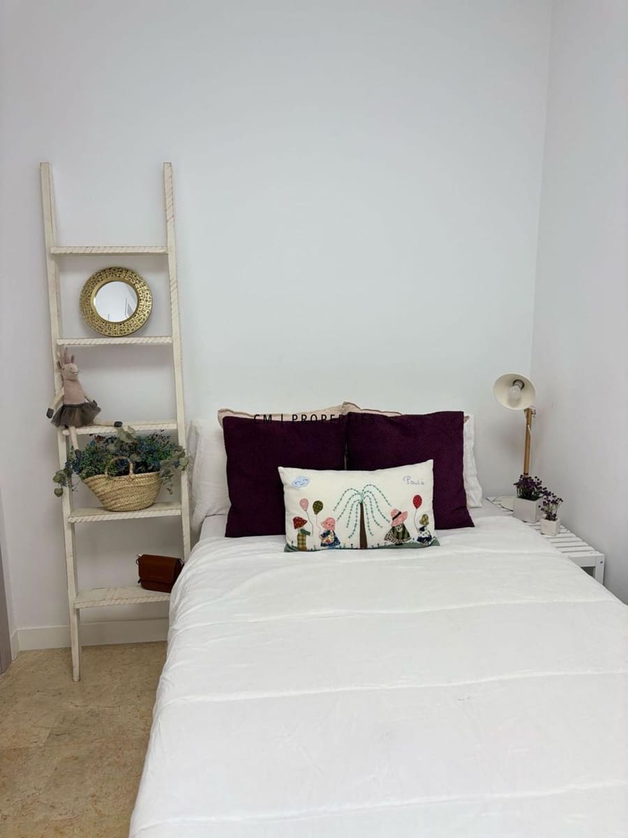 3 bedroom Flat for rent in Valencia city with pool garage - € 2,000 (Ref: 10141457)