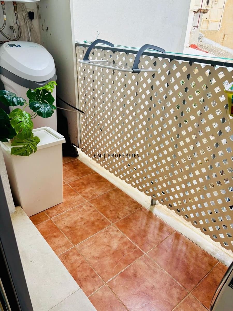 3 bedroom Flat for rent in Valencia city with pool garage - € 2,000 (Ref: 10141457)