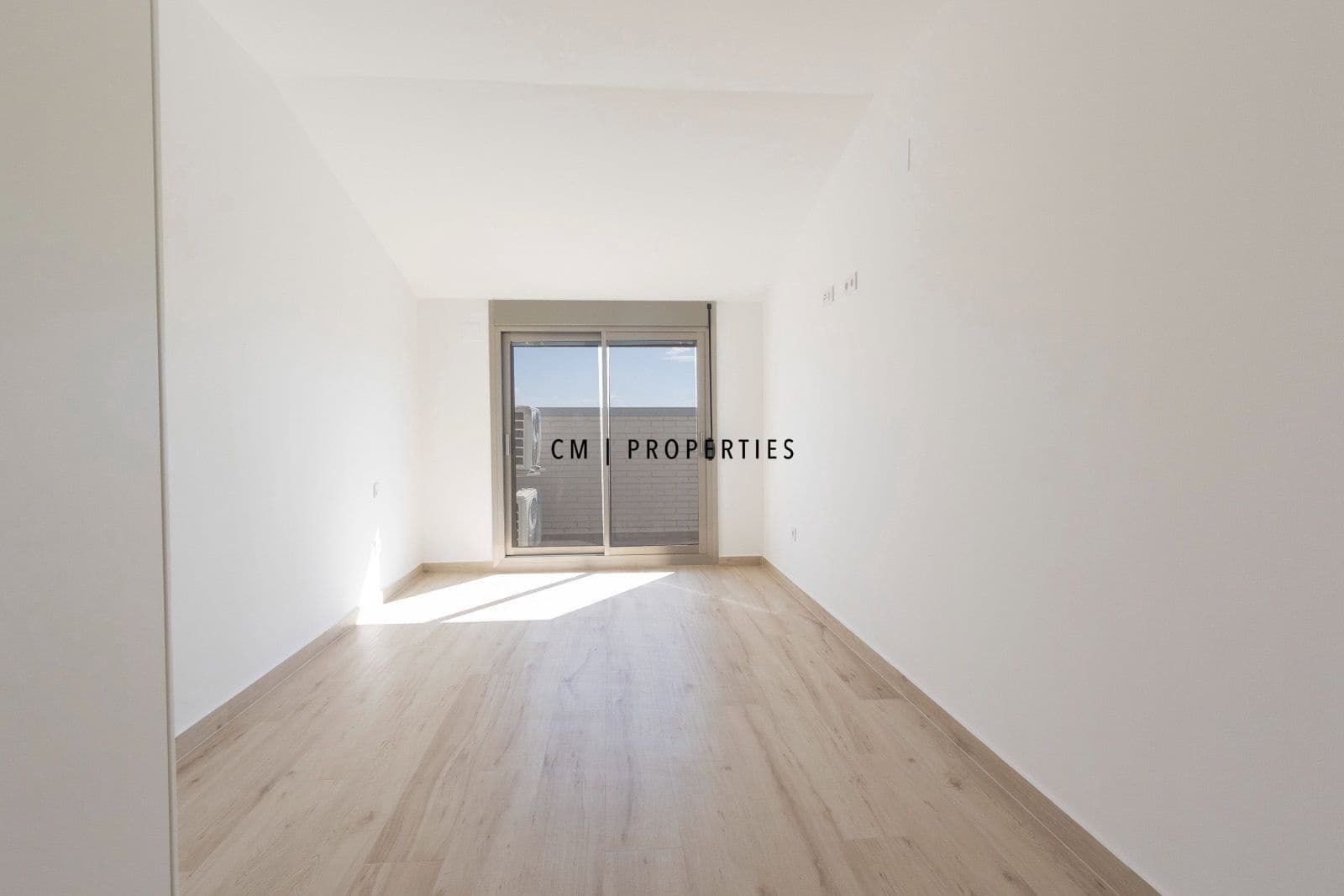 Ático de 3 habitaciones en València ciudad en alquiler con piscina garaje - 3.150 € (Ref: 10144758)