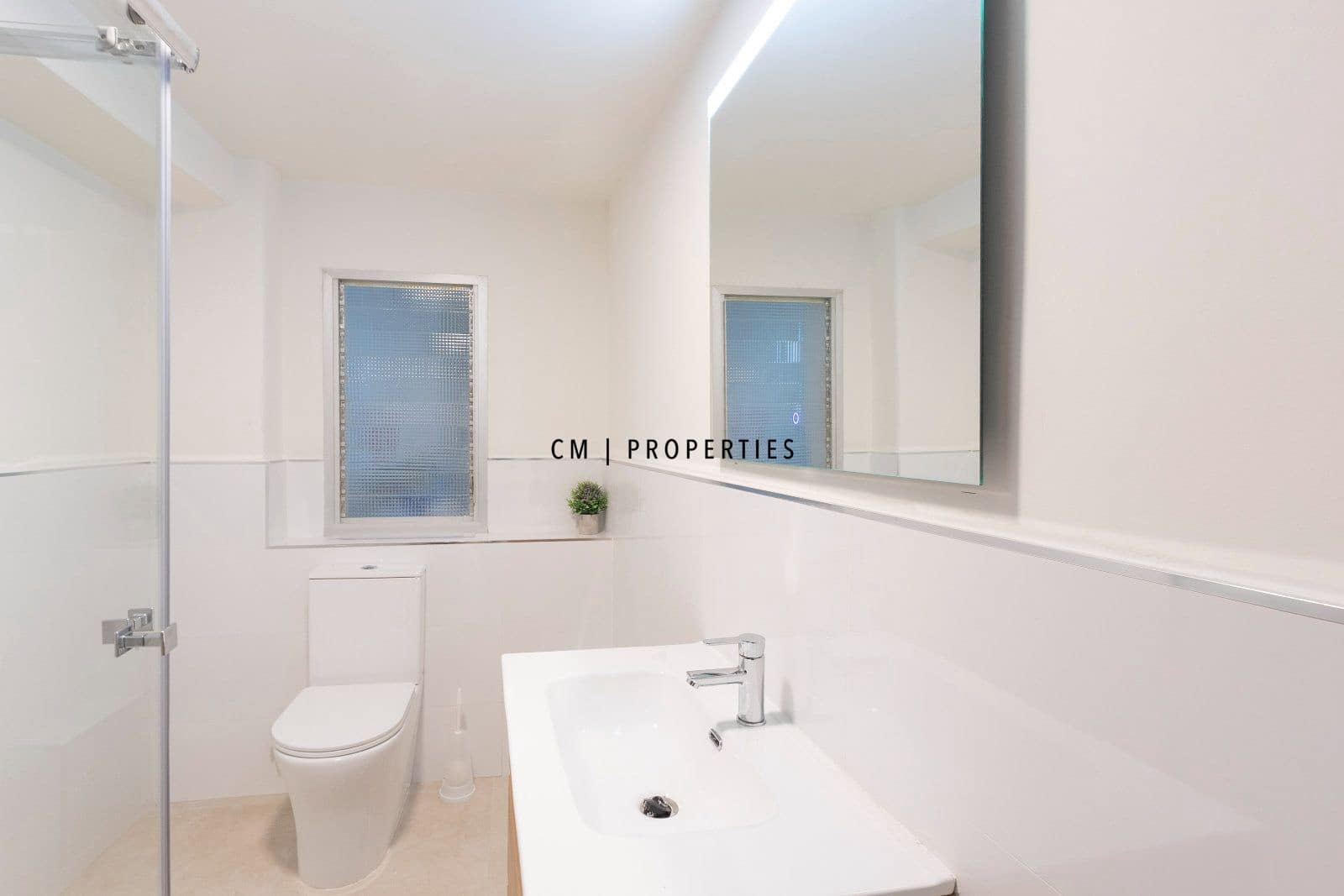 2 bedroom Flat for rent in Valencia city - € 1,800 (Ref: 10147454)