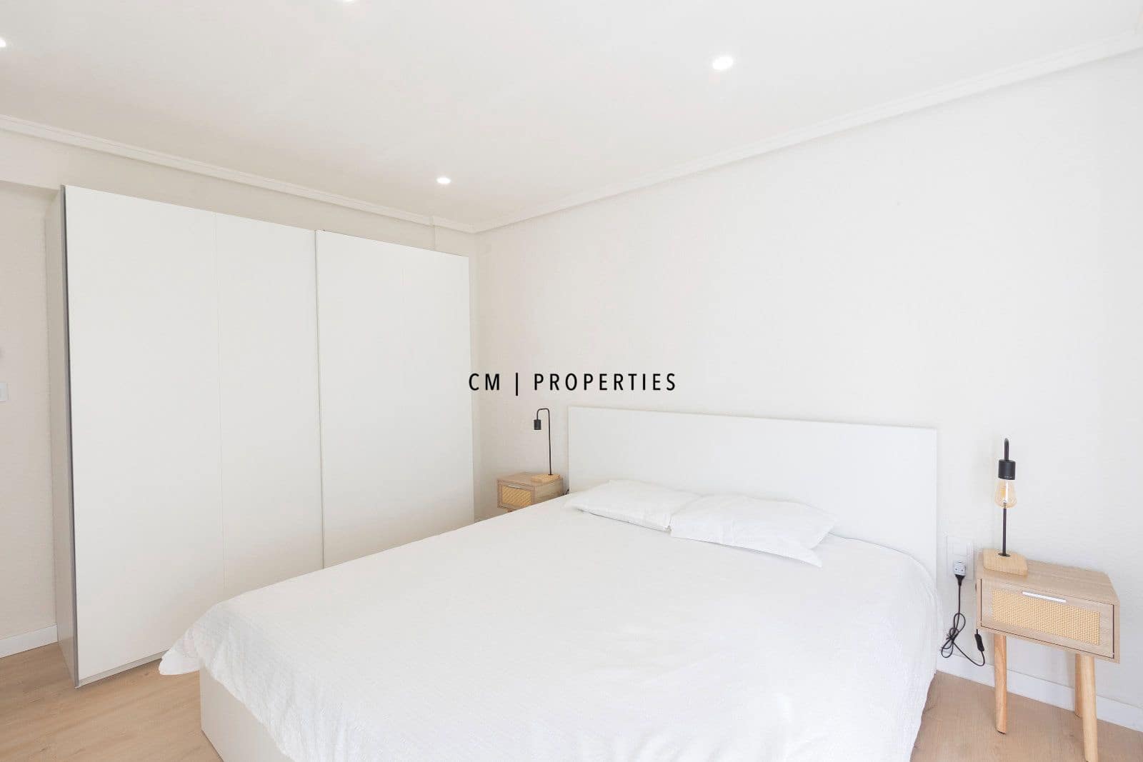 2 bedroom Flat for rent in Valencia city - € 1,800 (Ref: 10147454)