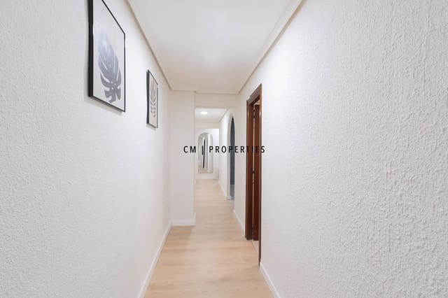 2 bedroom Flat for rent in Valencia city - € 1,800 (Ref: 10147454)