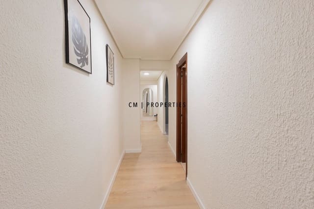 2 bedroom Flat for rent in Valencia city - € 1,800 (Ref: 10147454)