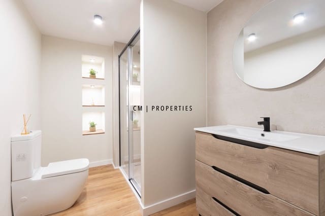 4 bedroom Flat for rent in Sagunto / Sagunt - € 1,800 (Ref: 10153973)