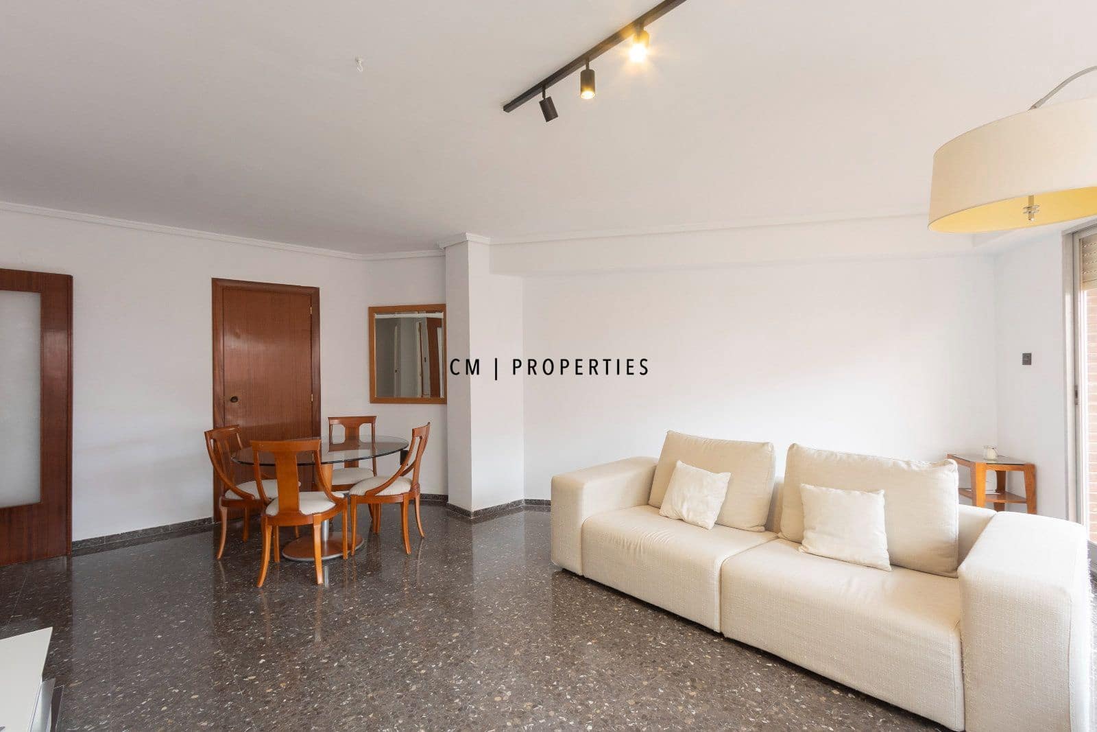 4 bedroom Flat for rent in Sagunto / Sagunt - € 1,800 (Ref: 10153973)