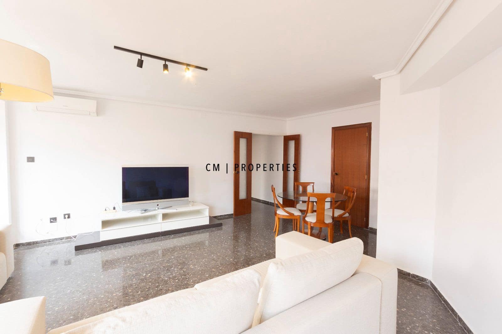 4 bedroom Flat for rent in Sagunto / Sagunt - € 1,800 (Ref: 10153973)