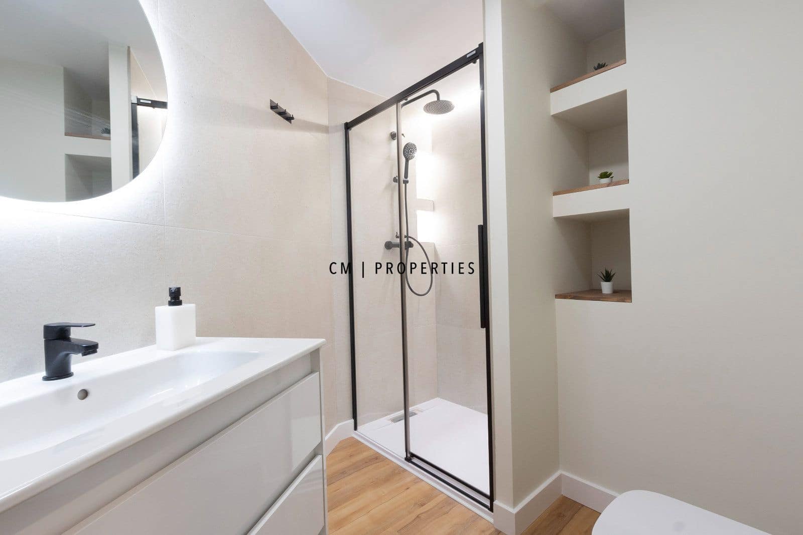 4 bedroom Flat for rent in Sagunto / Sagunt - € 1,800 (Ref: 10153973)
