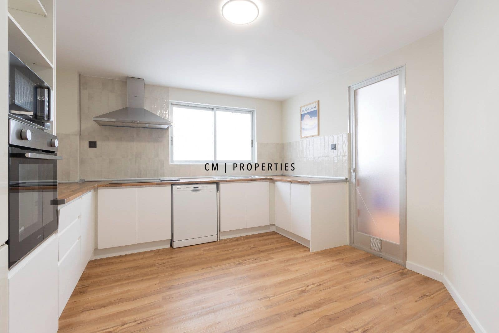 4 bedroom Flat for rent in Sagunto / Sagunt - € 1,800 (Ref: 10153973)