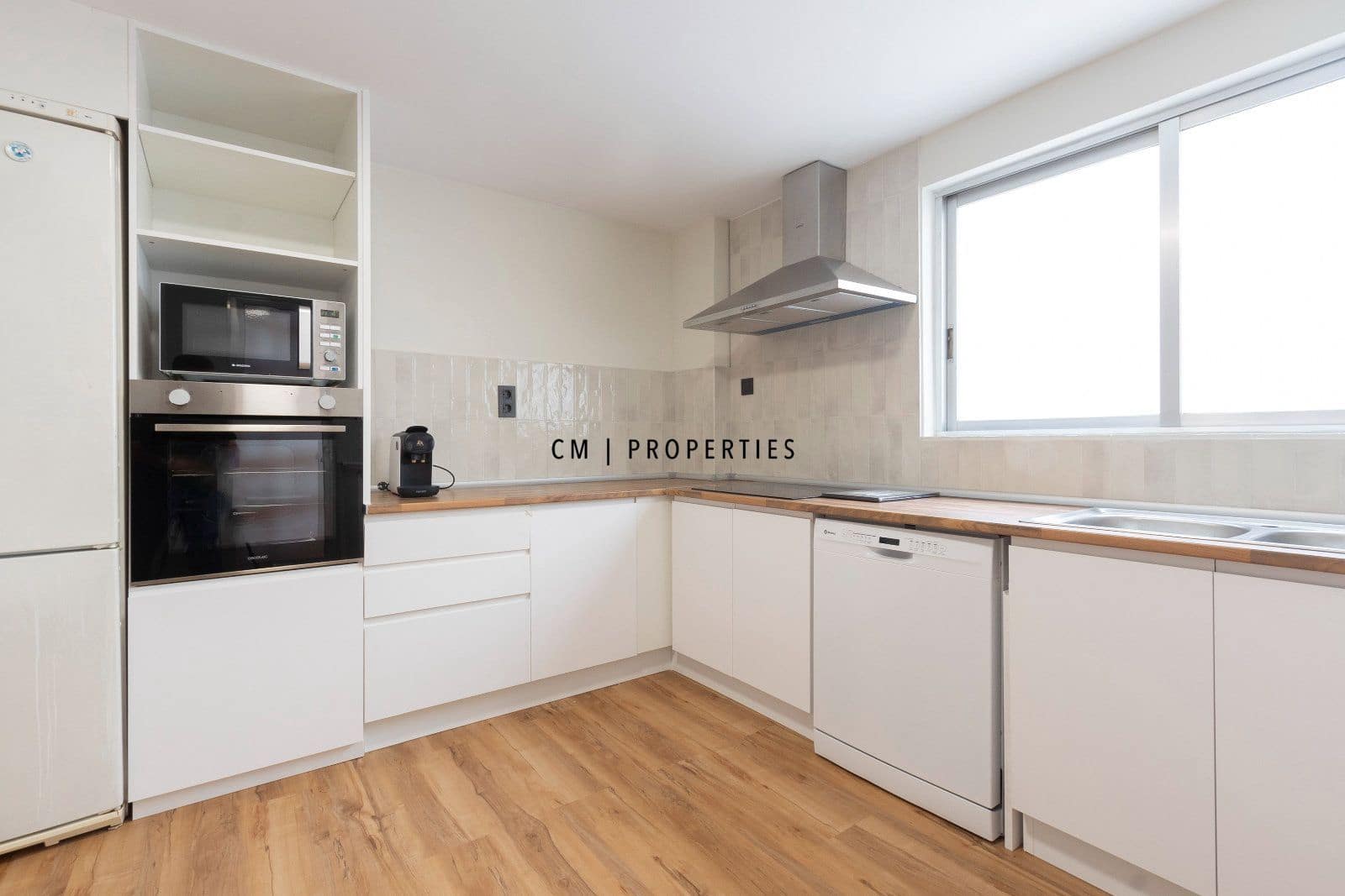 4 bedroom Flat for rent in Sagunto / Sagunt - € 1,800 (Ref: 10153973)