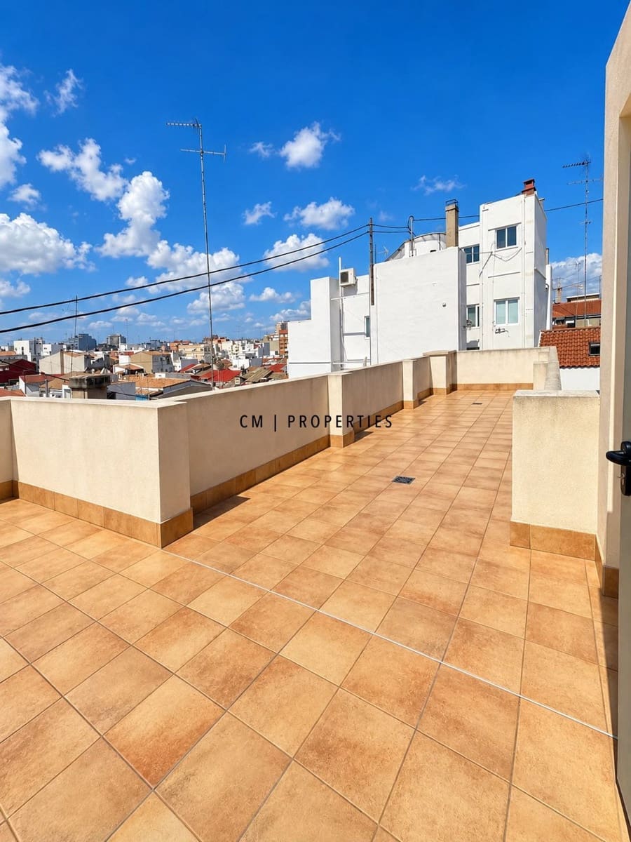Ático de 2 habitaciones en València ciudad en alquiler - 2.000 € (Ref: 10154099)