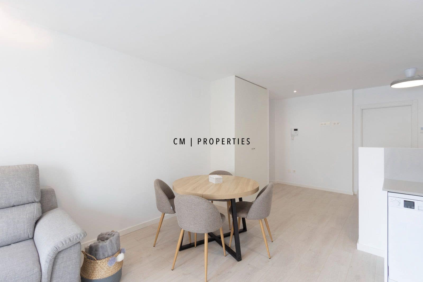 Flat for rent in Sagunto / Sagunt with garage - € 1,200 (Ref: 10155520)