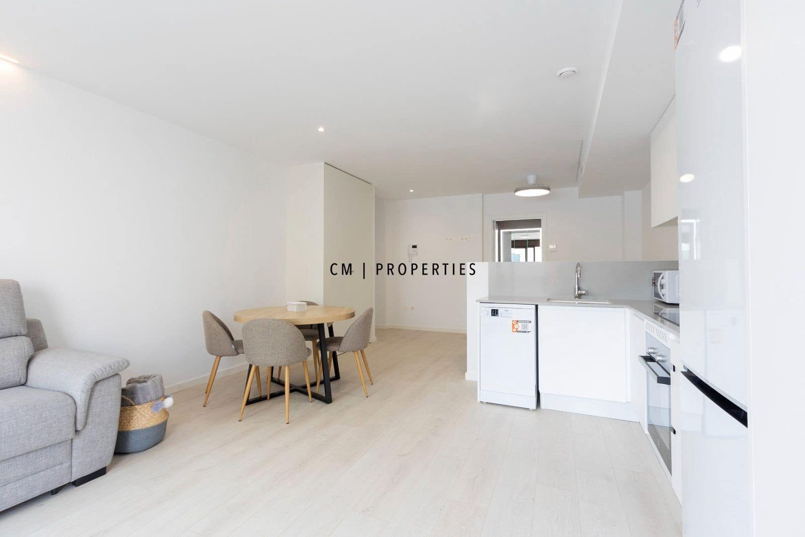 Flat for rent in Sagunto / Sagunt with garage - € 1,200 (Ref: 10155520)